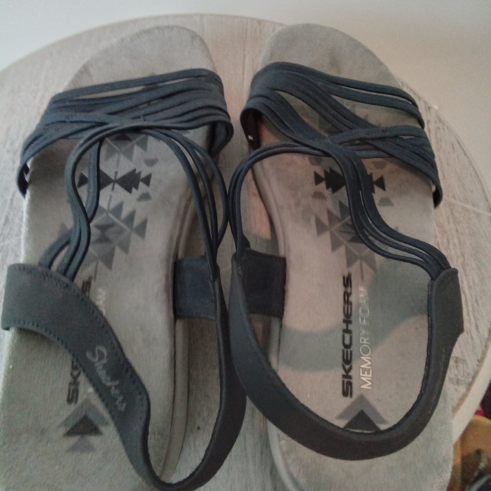 Sketchers  Navy Sandals Size 10 - Picture 7 of 10